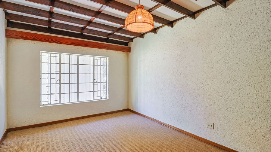 5 Bedroom Property for Sale in Protea Park North West